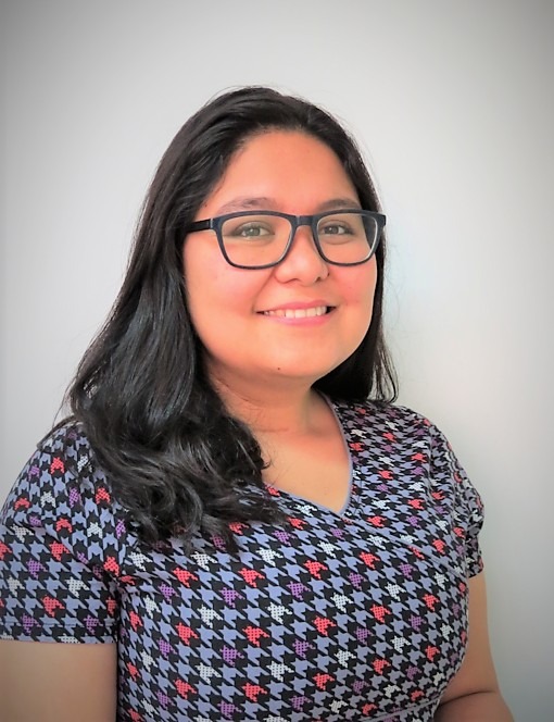 Dra. Romina Huenchunao Avalos, Cirujano Dentista Universidad de Chile - Periodoncista